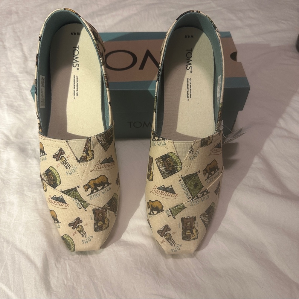 TOMS Cream Adventure Print Slip-Ons